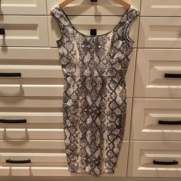 FEMME - Fitted Pencil Dress - Picture 2 of 5